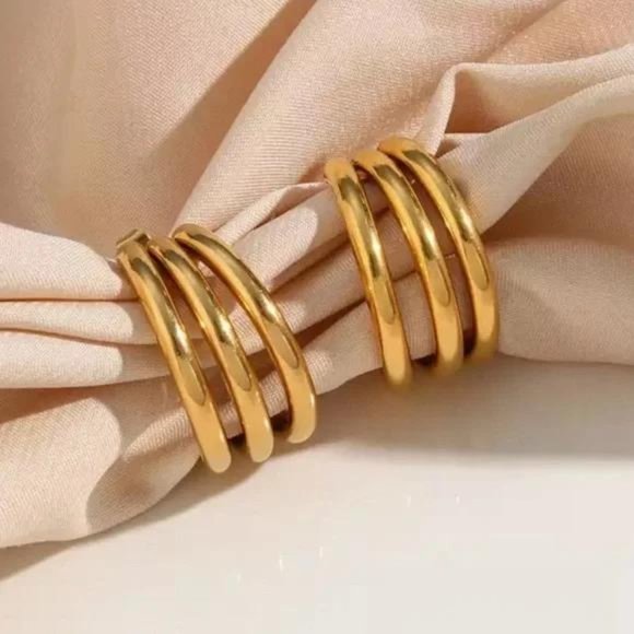 NEW 3 LAYERS 18K GOLD HOOP EARRINGS, NICE EARRINGS, CUTE EARRINGS - Picture 5 of 7